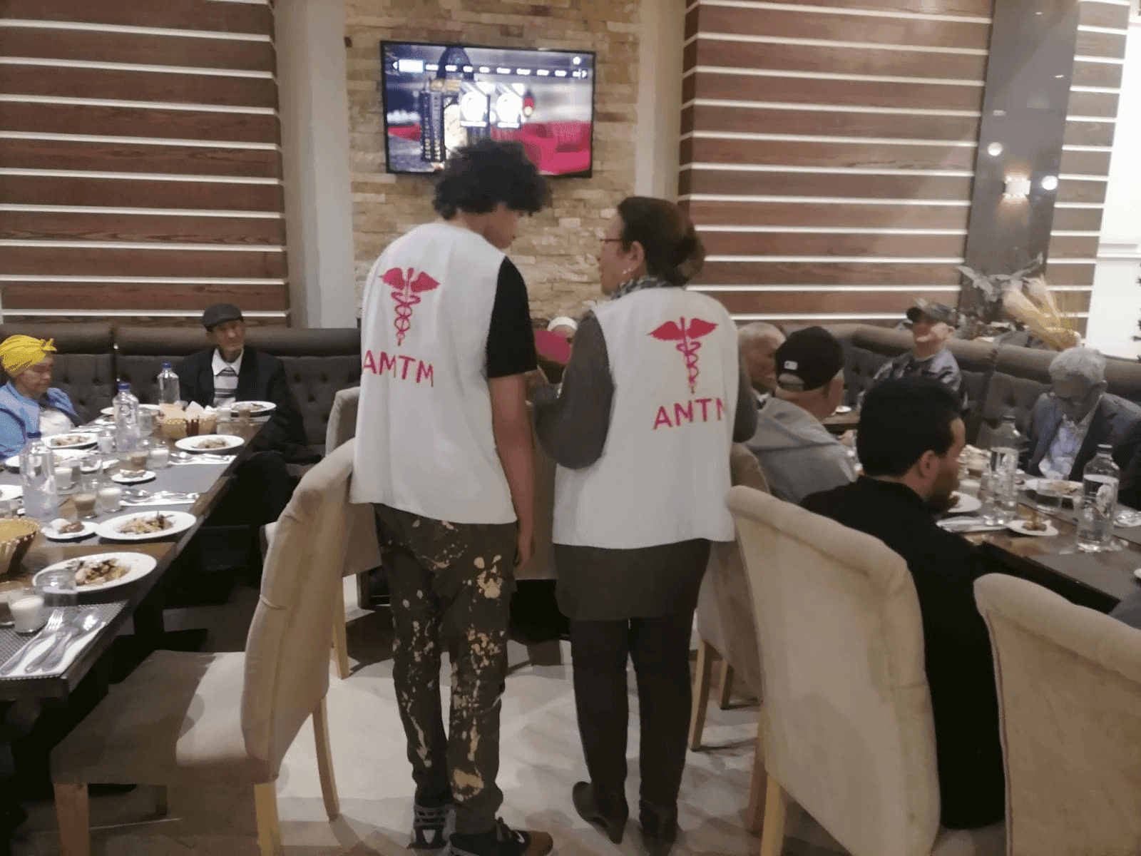 Photo Dîner solidaire au profit de 20 parents et mères résidents