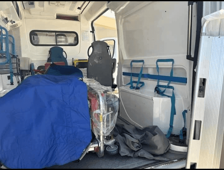 Photo Don de matériel médical au service des urgences – Hôpital Oum El Araies