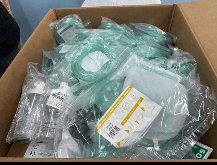 Photo Don de matériel médical au service des urgences – Hôpital Oum El Araies