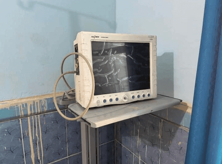 Photo Don de matériel médical au service des urgences – Hôpital Oum El Araies
