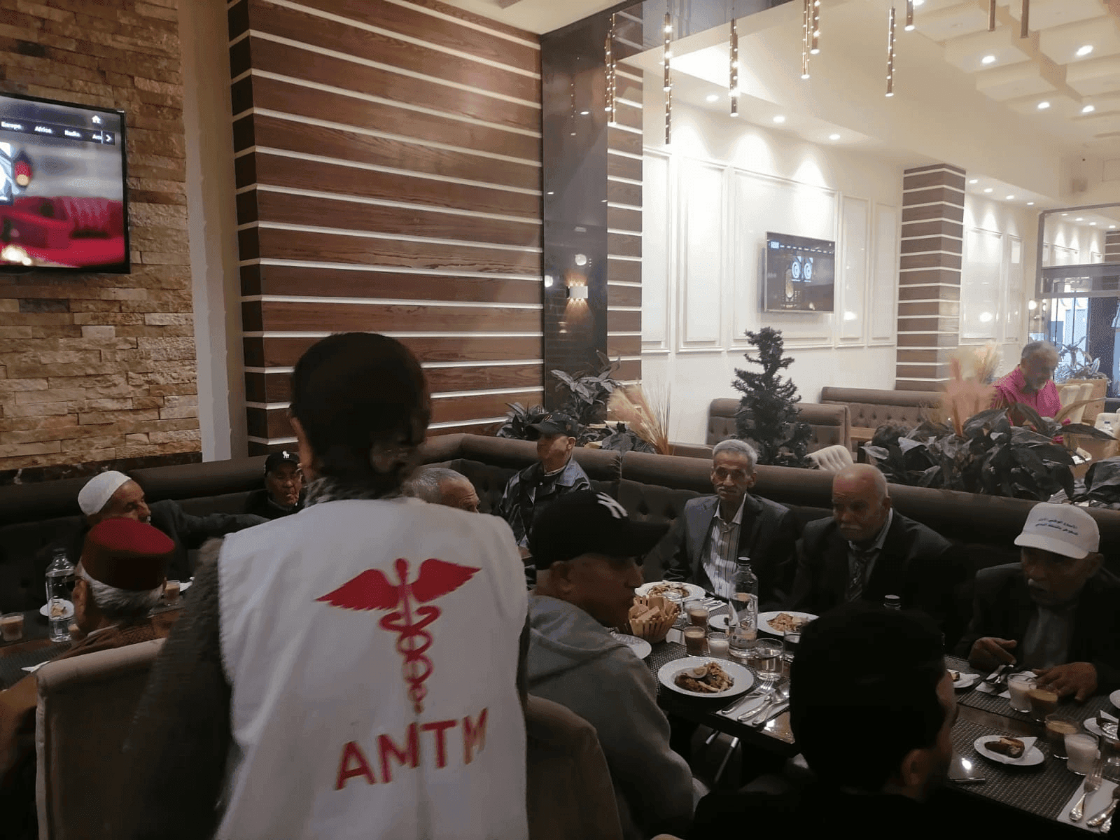 Photo Dîner solidaire au profit de 20 parents et mères résidents