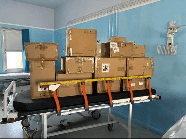 Photo Don de matériel médical au service des urgences – Hôpital Oum El Araies