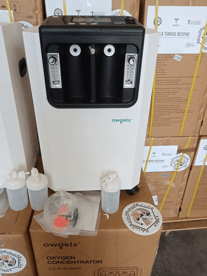 Photo Réception et lancement de la distribution de 104 concentrateurs d’oxygène (10L/min)